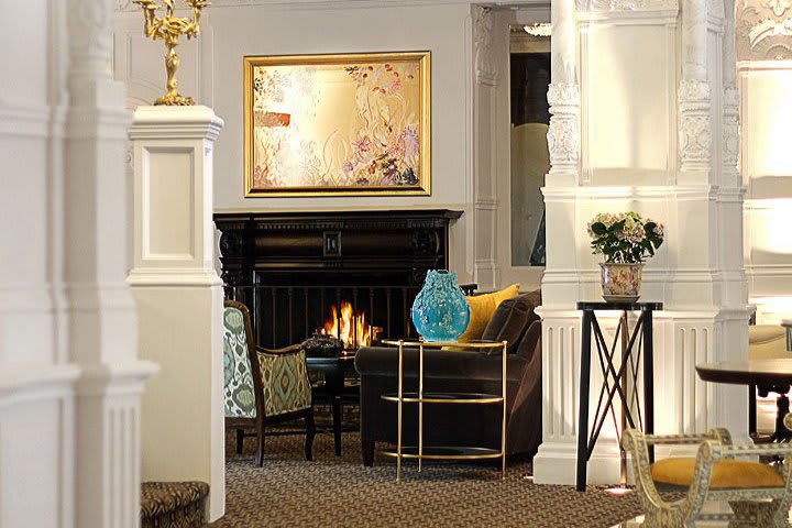 Quiet and warm atmosphere near the fireplace at St Ermin's Hotel