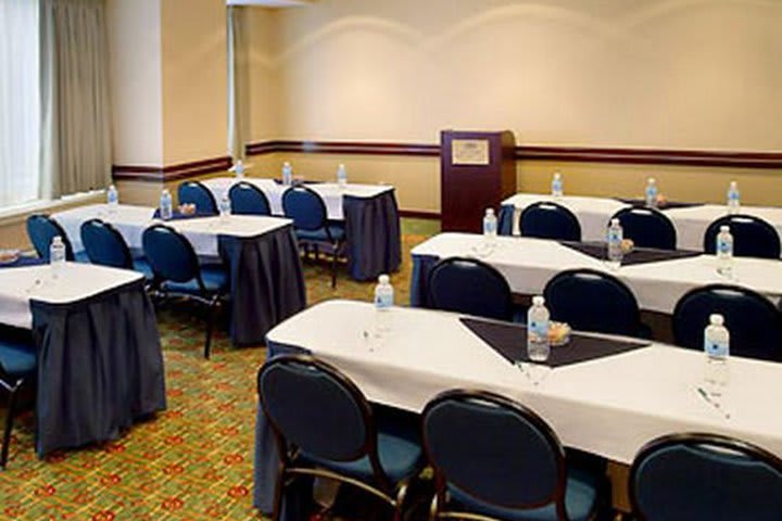 Salón de eventos en el Courtyard by Marriott New York Manhattan