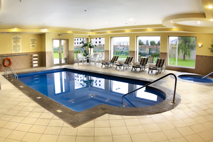 Indoor pool at the Courtyard San Luis Potosi