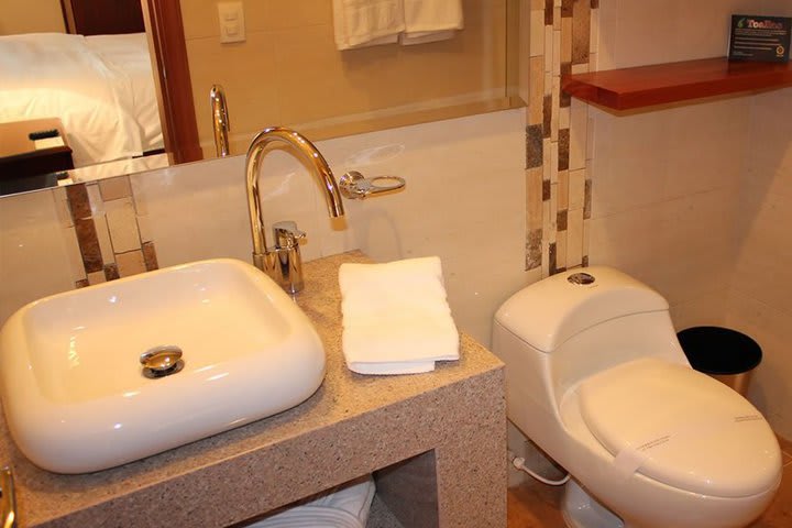 Private guest bathroom with shower