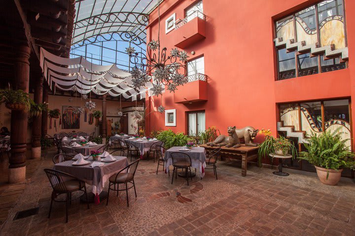 Restaurant in the atrium