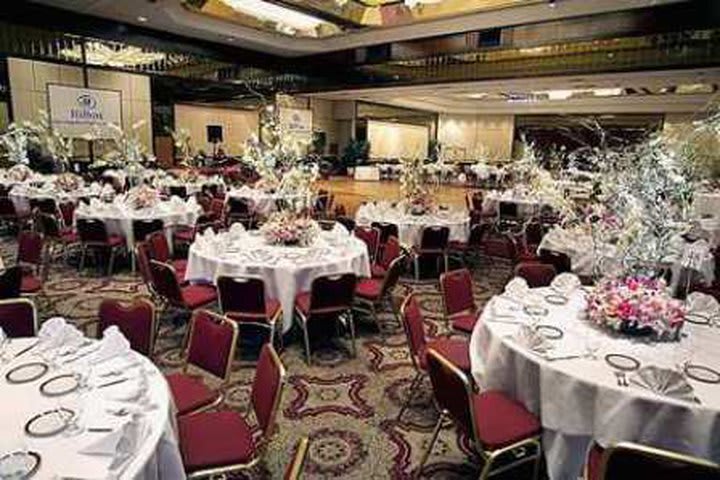 Se ofrece servicio de organización de bodas en el hotel Hilton Los Angeles en Universal City