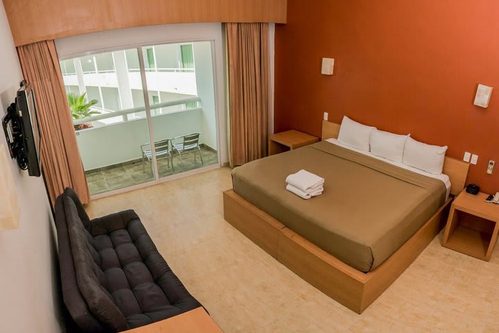 The hotel offers 100 guest rooms