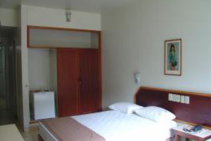 Standard room with one bed at the Riviera Hotel in downtown Brasilia