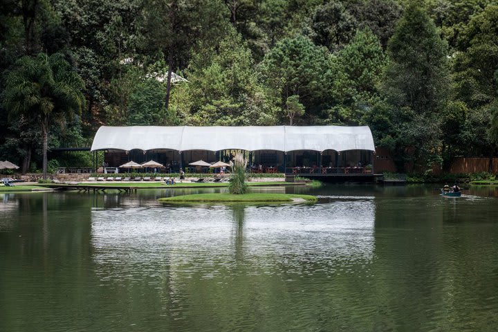 Hotel cerca del lago