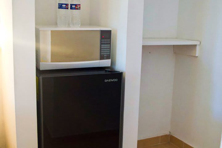 Las habitaciones cuentan con minirefrigerador