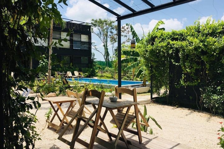 Outdoor sitting area