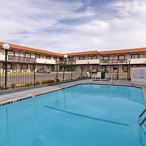 Days Inn by Wyndham Castaic Six Flags Magic Mountain