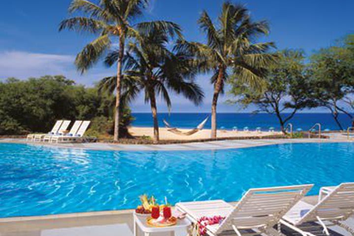 Pool and sun terrace at the Hapuna Beach Prince hotel