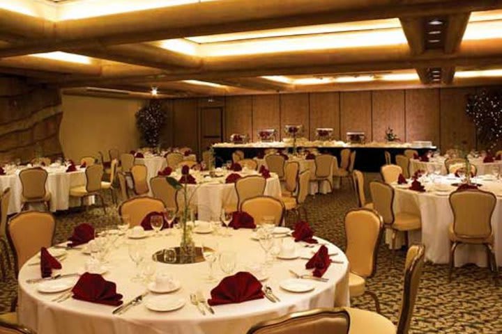 Disposición de banquete en uno de los salones del Fiesta Henderson