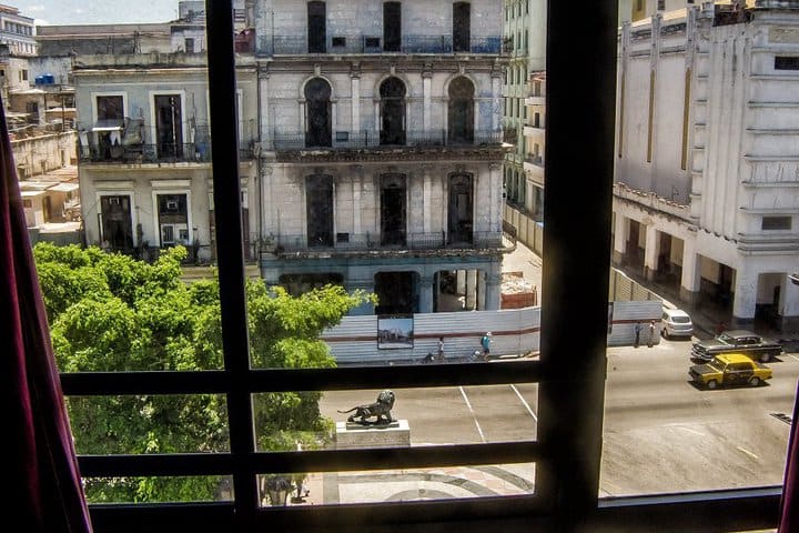 Vista a la calle desde una habitación