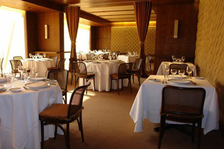 Restaurant at hotel Panamericano Buenos Aires