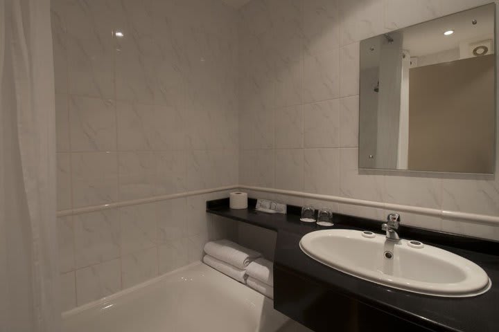 Las habitaciones del Central Park Hotel ofrecen amenidades para el baño