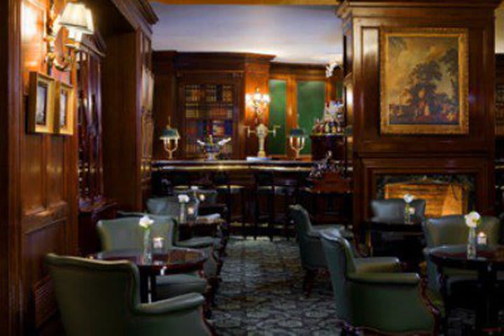 Bar at The Westin Palace, hotel in Madrid