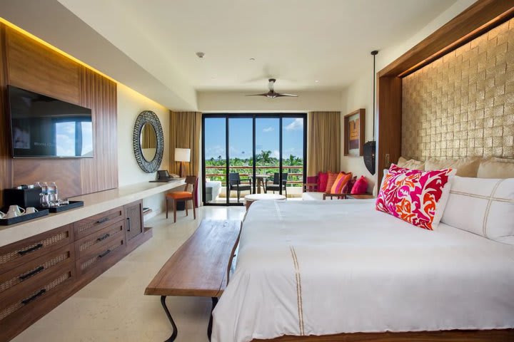 Img - Junior suite king vista parcial al mar