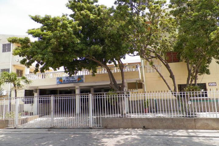 Fachada de la propiedad