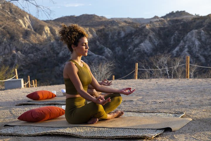 Experiencia Destination Inclusive® con la que se visita un cañón privado y se practica yoga, solo para clientes en The Reserve