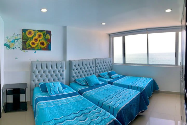 AL-1 Apartamento frente al mar piscina y aire acondicionado