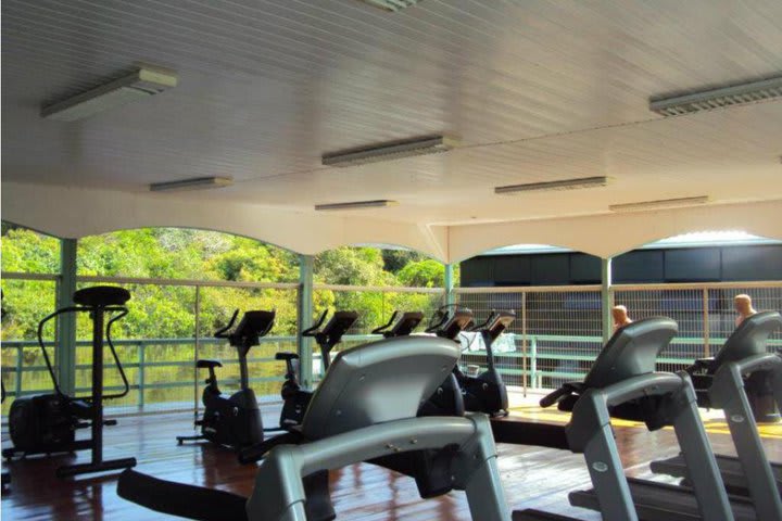 Gimnasio dentro del hotel Amazon Jungle Palace cerca de la ciudad de Manaus