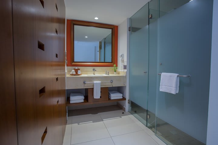 Baño de huéspedes