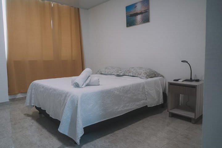 Habitación con cama doble