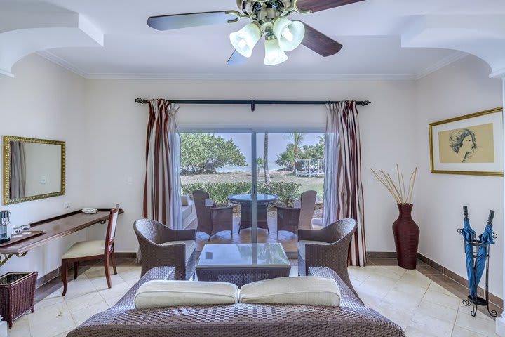 Royal Service junior suite with ocean view