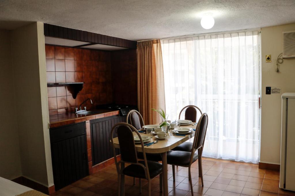 Habitación Doble con vistas a la piscina