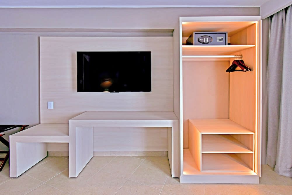 Img - Confort King Partial Ocean View