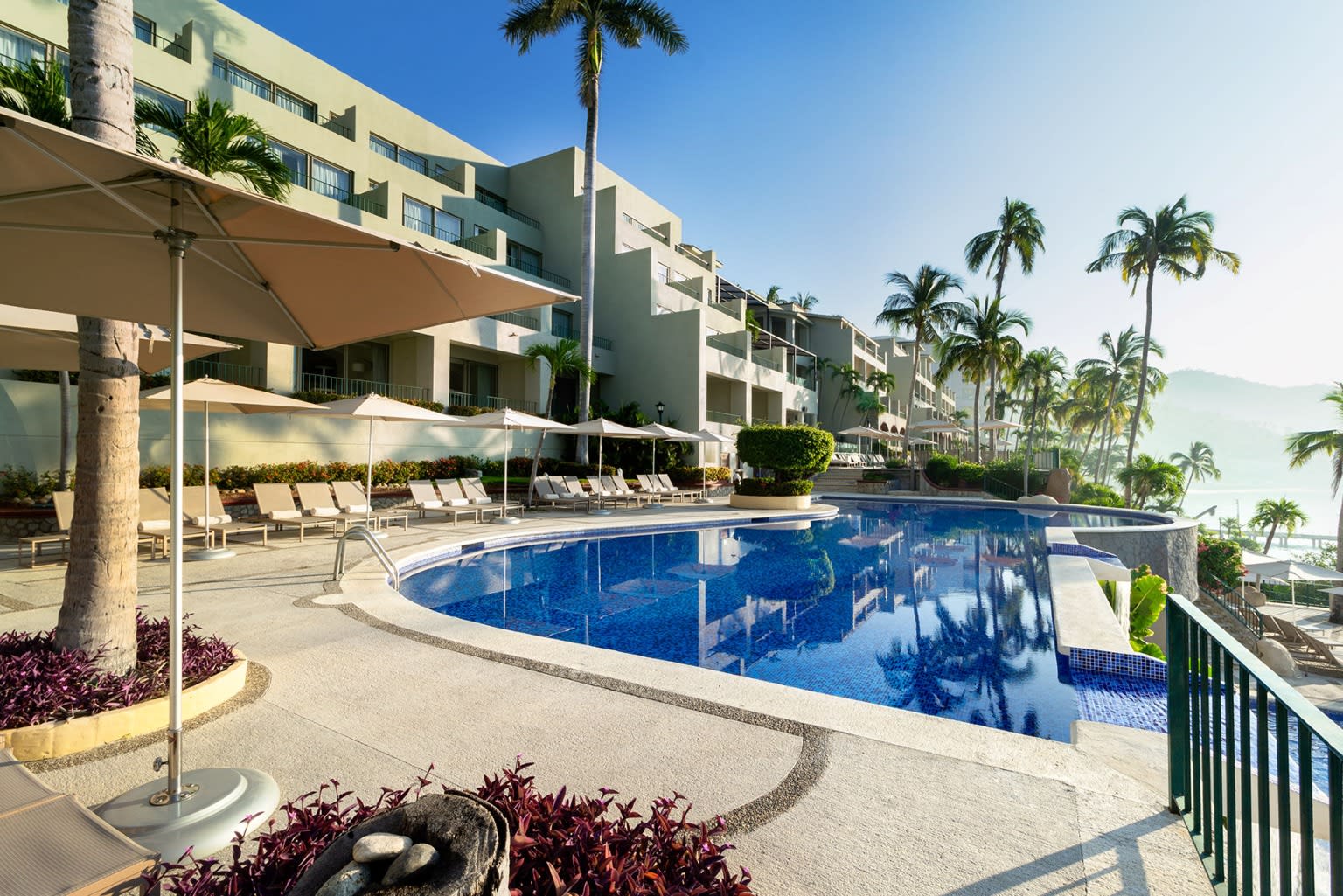 Piscina del hotel