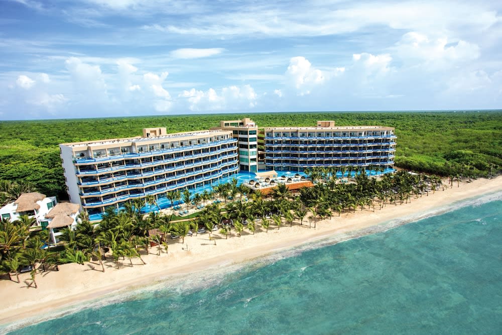 El Dorado Seaside Suites, Transfer, Catamaran, Cenote & More Inclusive