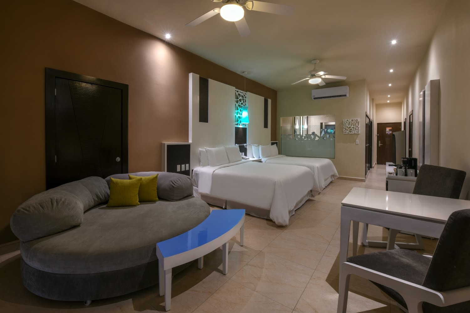 Img - Suite swim up with pool oceanfront - OFPLSUSE