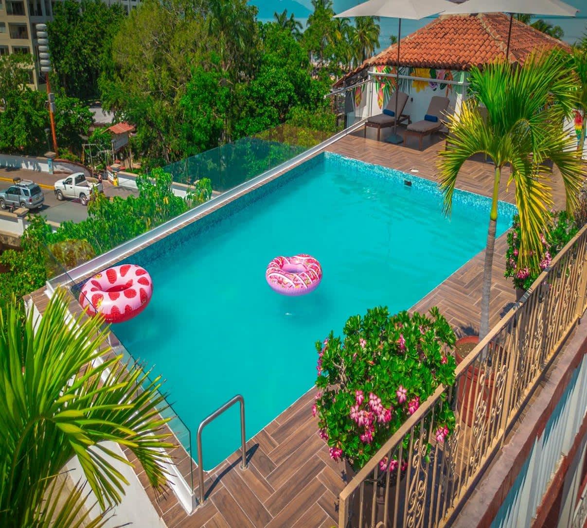  Hotel Encino