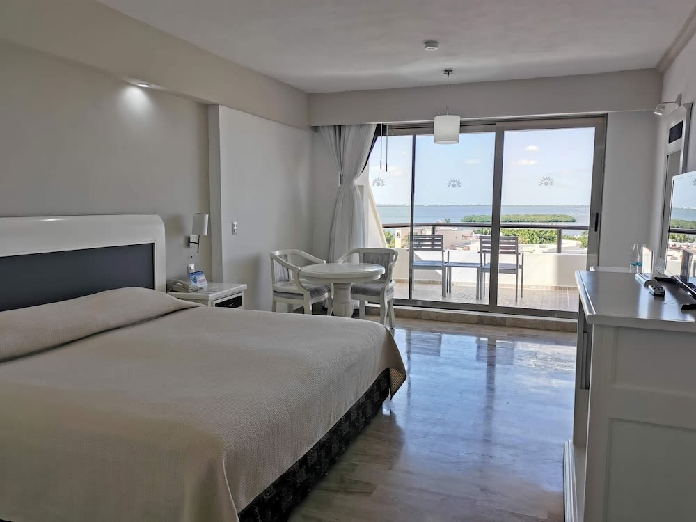 Img - Deluxe Room, 2 Double Beds, Lagoon View