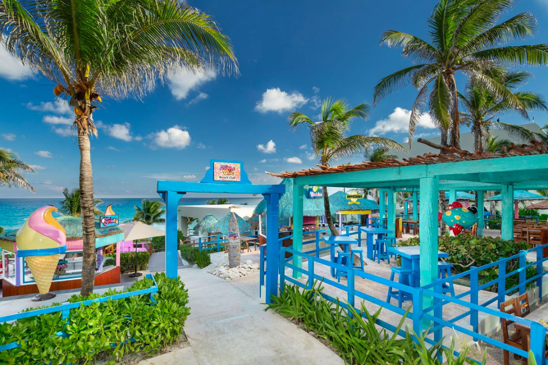 Hippie Chic oceanfront snack stations