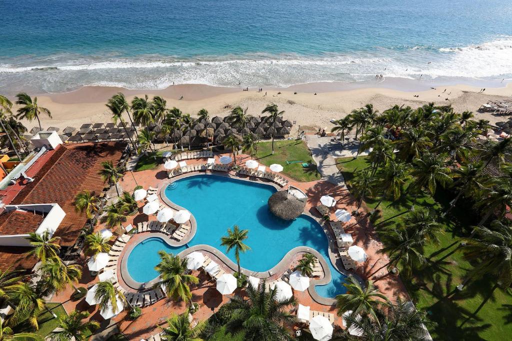 Hotel Emporio Ixtapa - with Optional All Inclusive