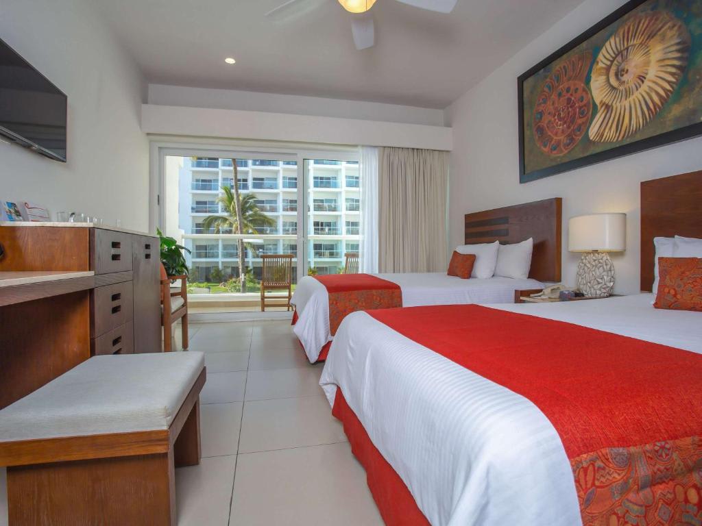 Resort Grand Double Room with Two Double Beds and Balcony or Terrace