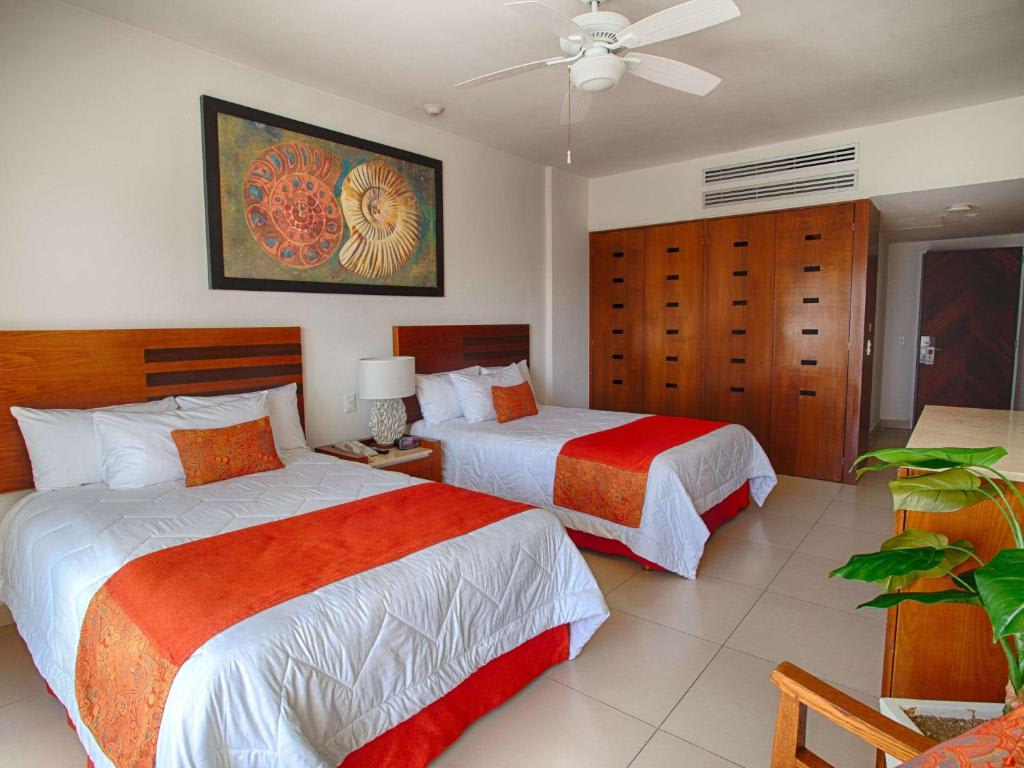 Resort Grand Double Room with Two Double Beds and Balcony or Terrace