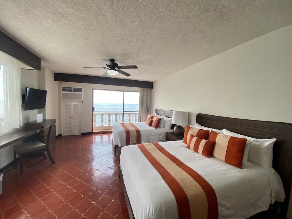 Img - Deluxe Double Ocean Front