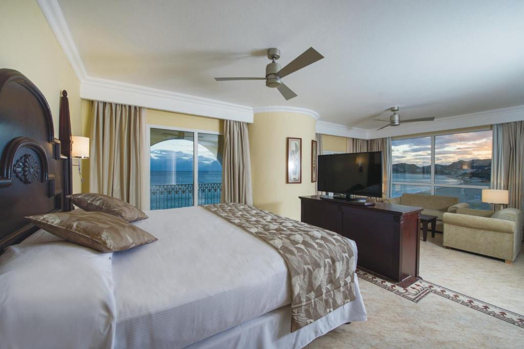 Suite con jacuzzi y vistas al mar