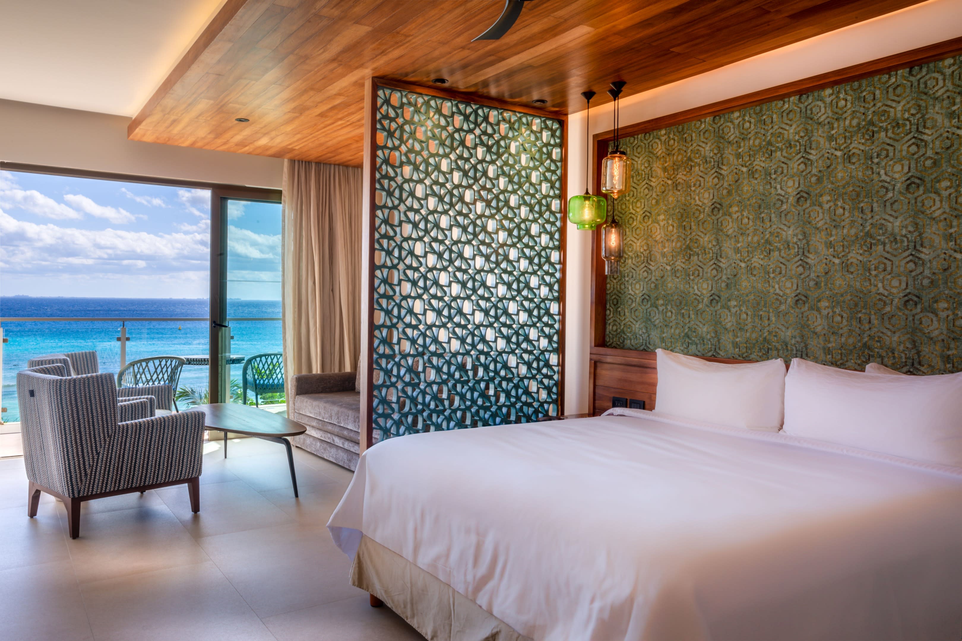 Img - Platinum king junior suite ocean front