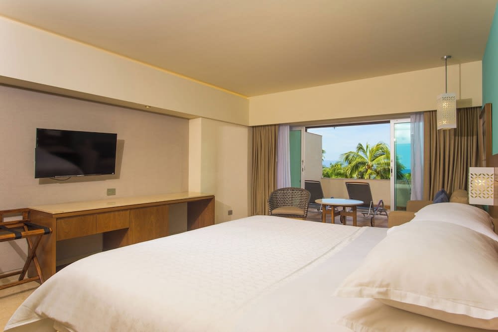Img - Deluxe Room, 1 King Bed, Terrace, Garden View