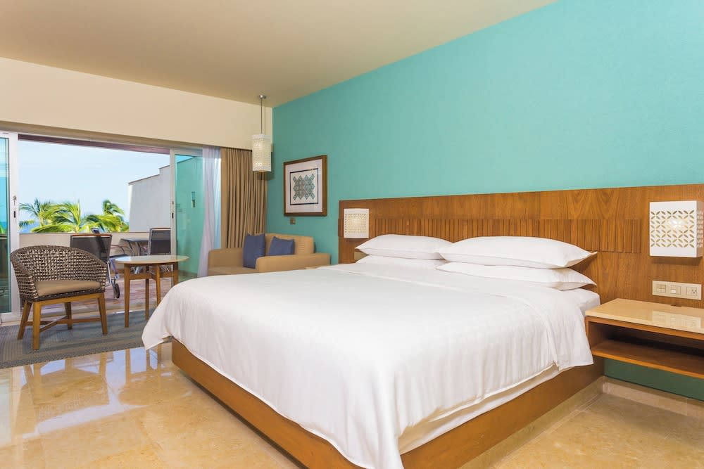 Img - Deluxe Room, 1 King Bed, Terrace, Ocean View