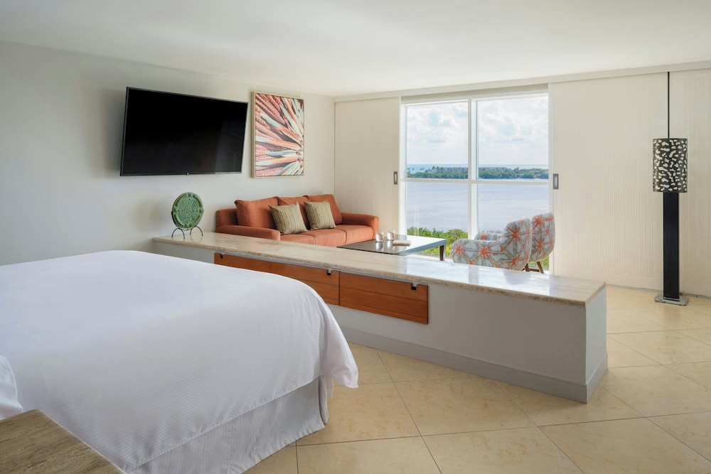 Img - Junior Suite, 1 Bedroom, Non Smoking, Lagoon View