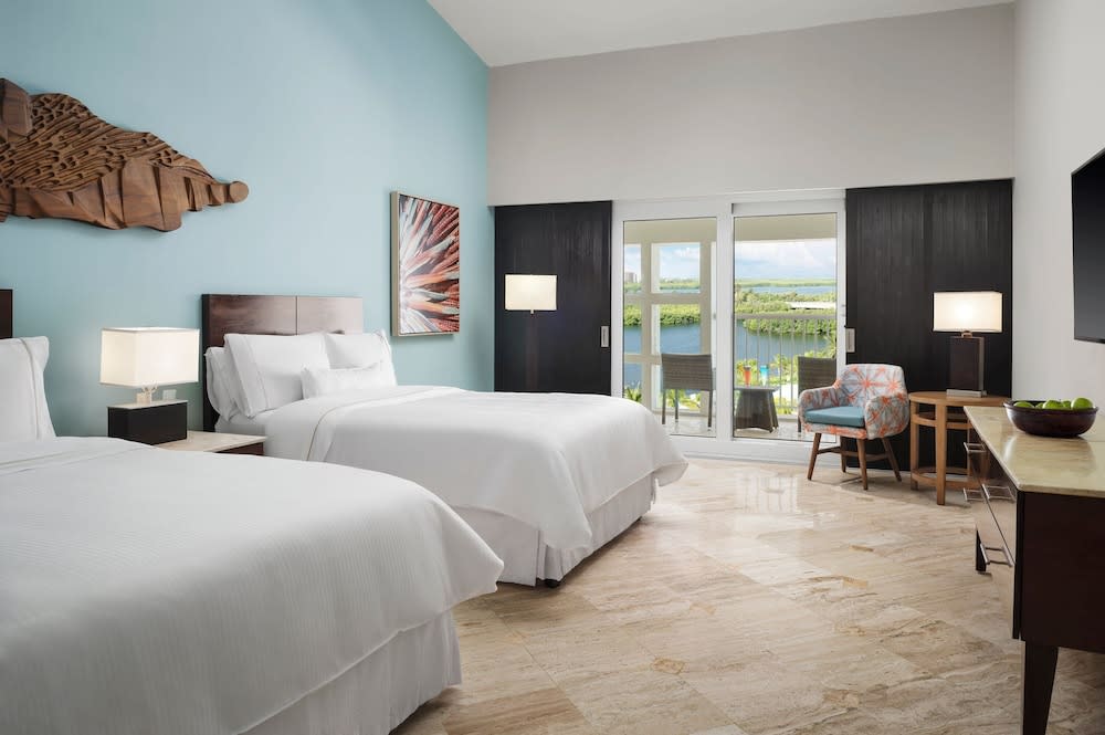 Img - Deluxe Room, 2 Double Beds, Non Smoking, Lagoon View (Balcony)