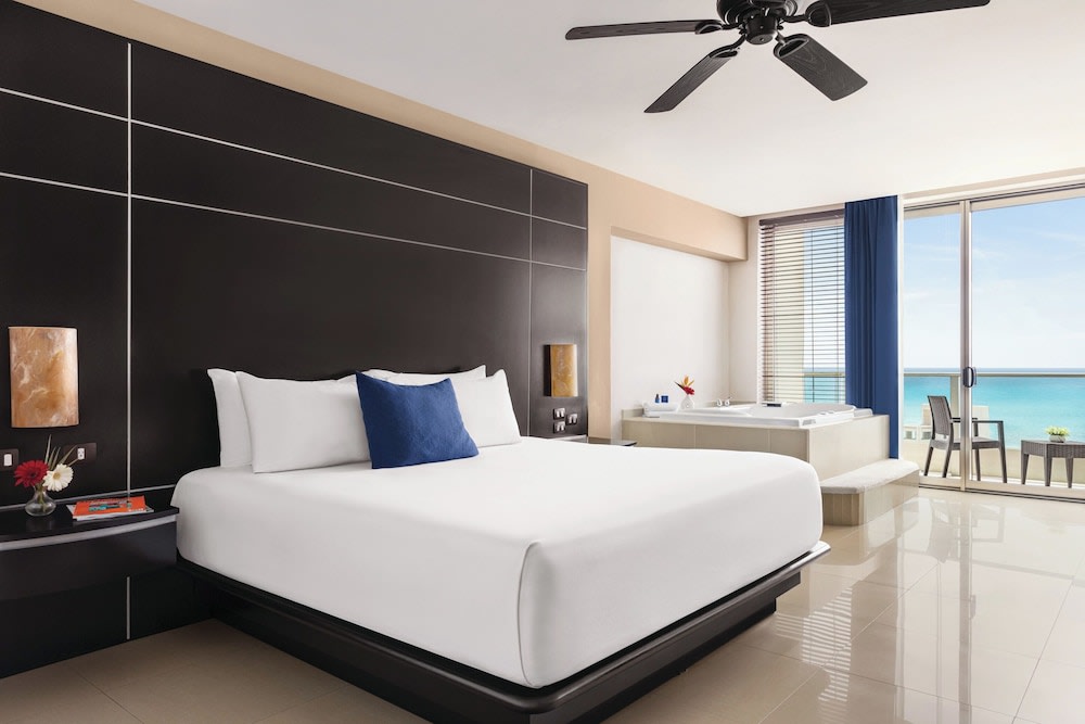 Img - Premium Suite, 1 King Bed