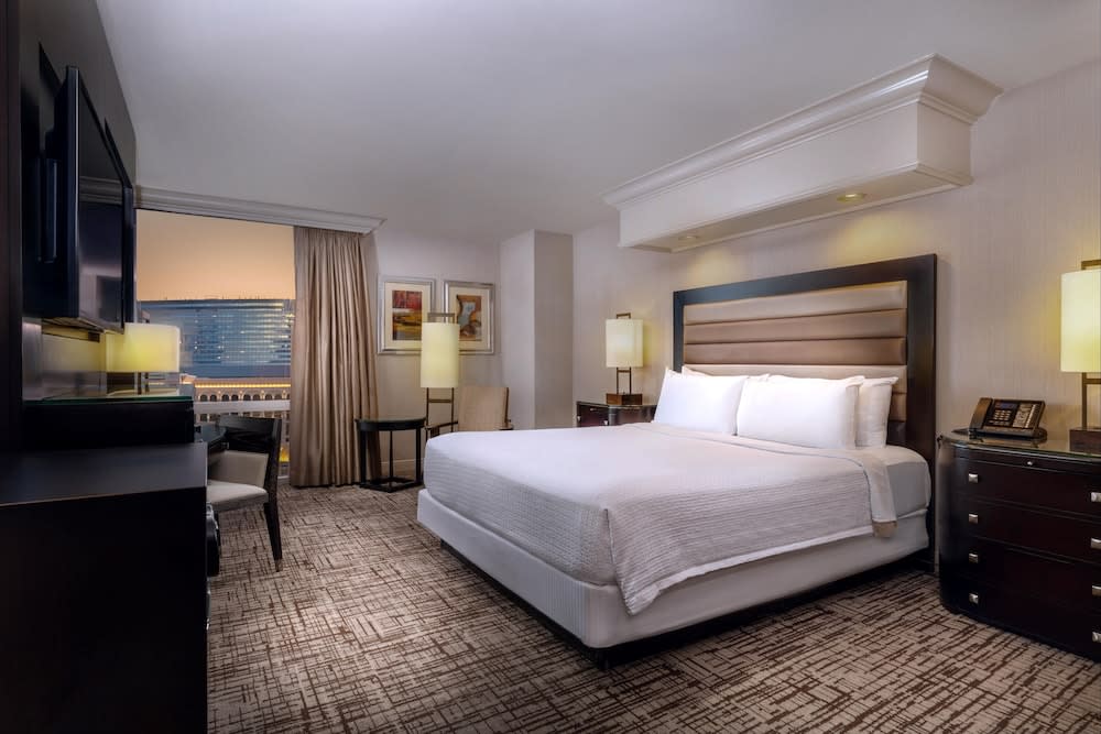 Img - Strip View Room