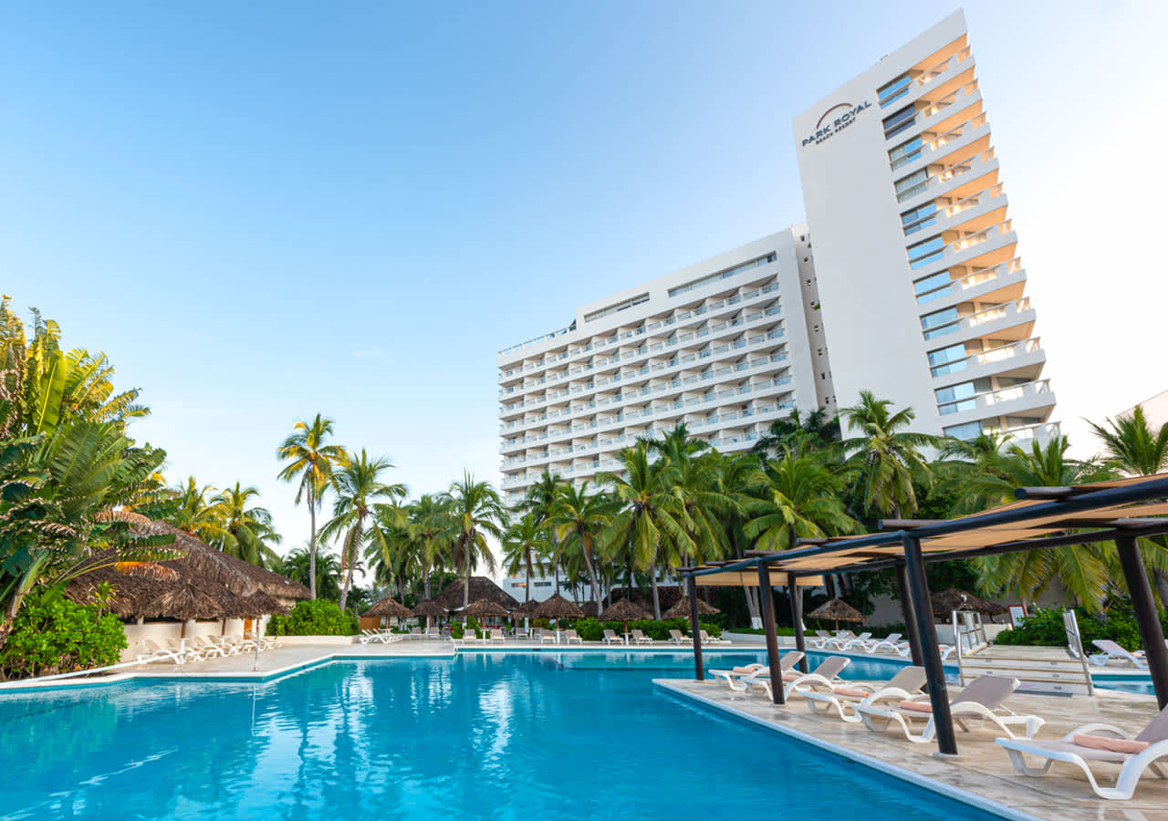  Park Royal Beach Ixtapa