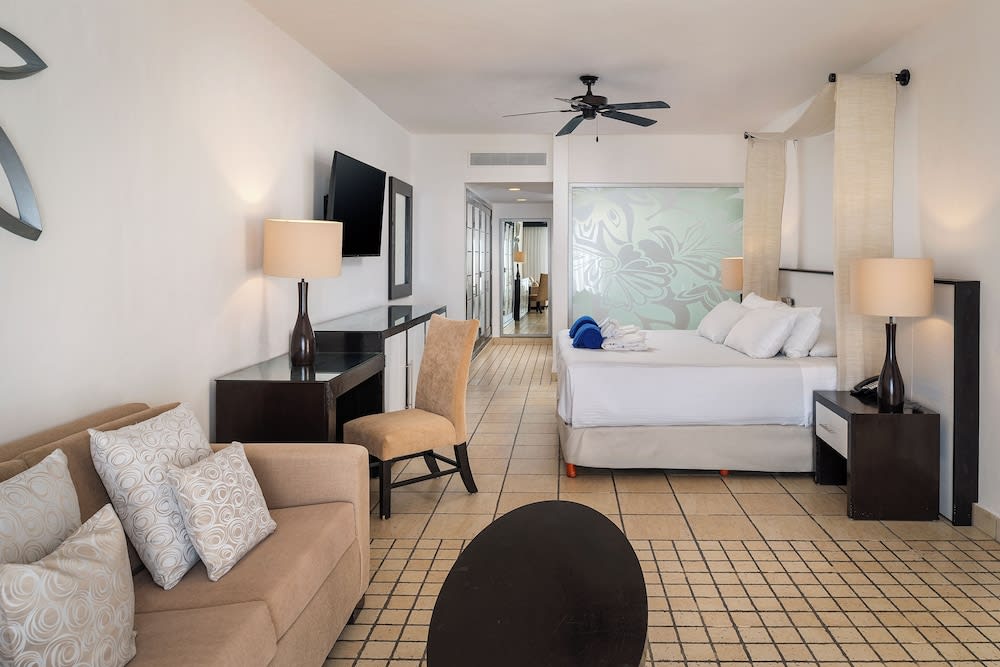 Img - Privilege Honeymoon Suite