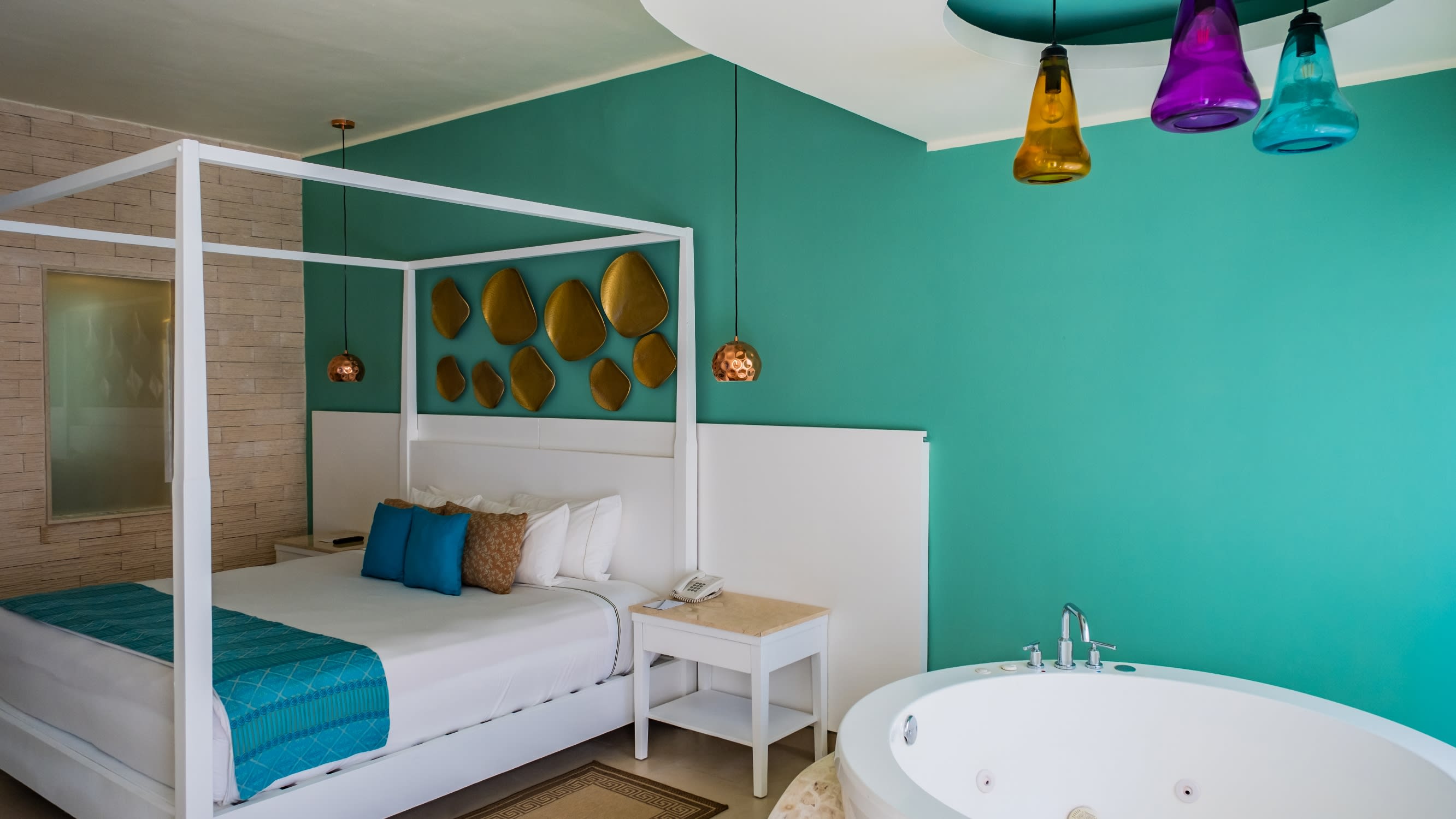 Img - De lujo king swim up