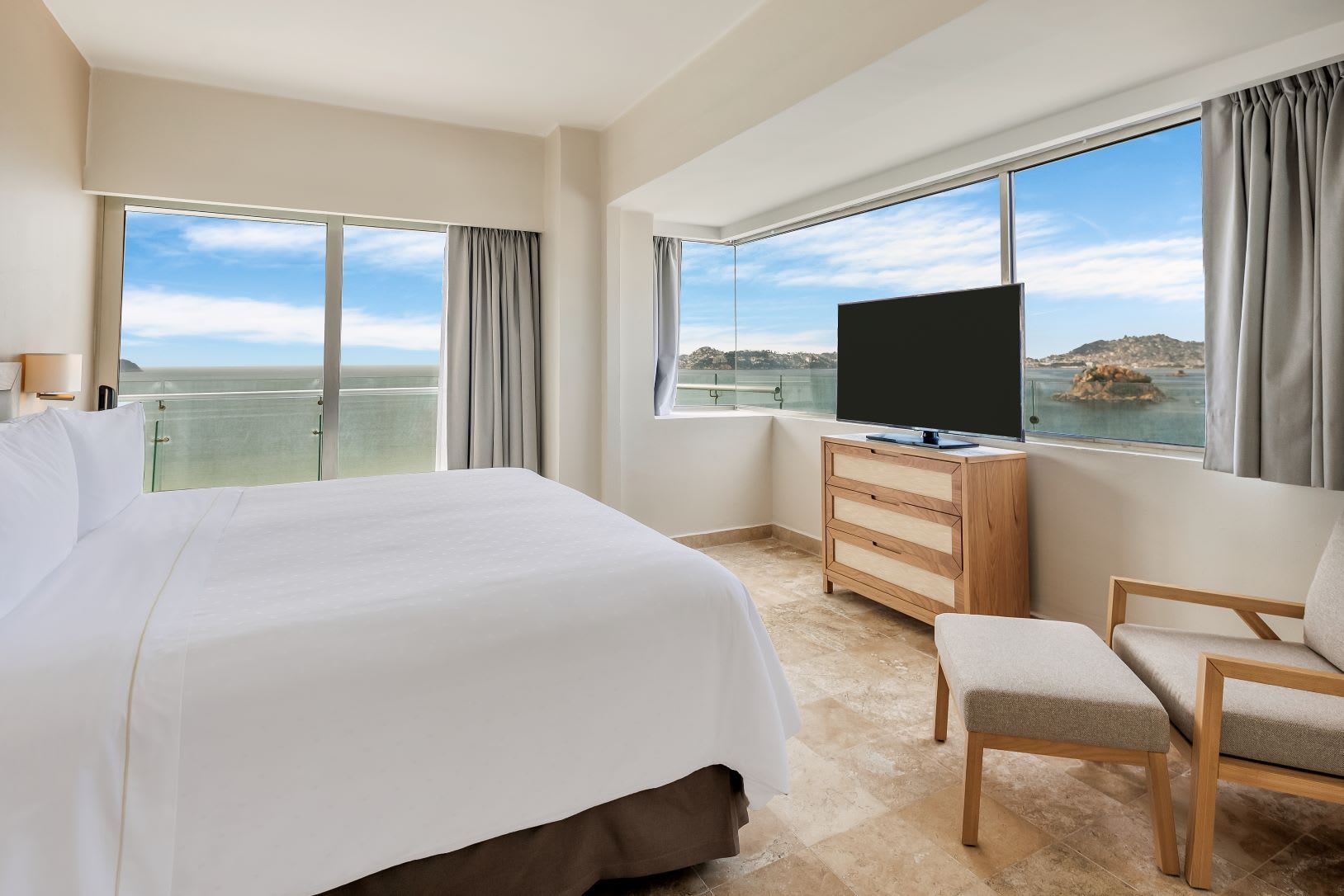 Img - Master Suite 3 Bedrooms, Plus 3PL
